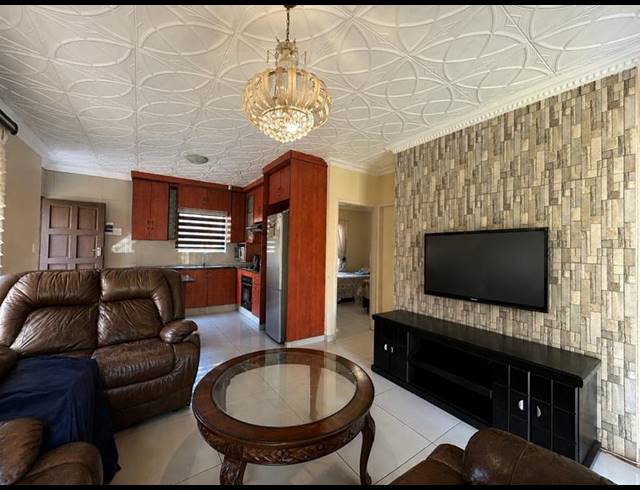 3 BEDROOM HOUSE FOR SALE IN HEATHERVIEW